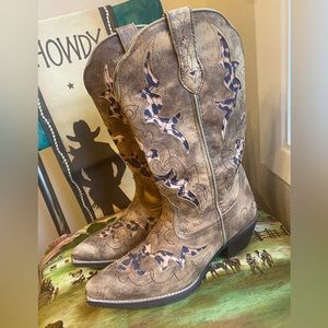 Woman’s Laredo Leather Cowboy Boots